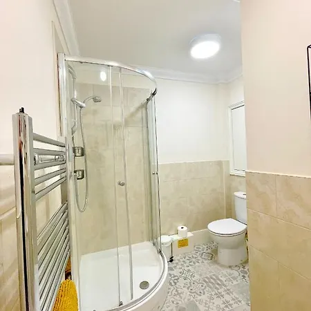 Διαμέρισμα Beautiful Chic Apartment, Lift, Views & Parking *