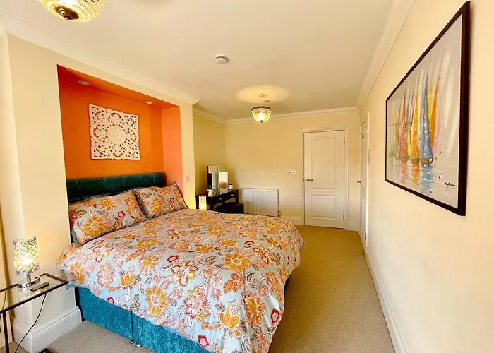 Lägenhet Beautiful Chic Apartment, Lift, Views & Parking Scarborough